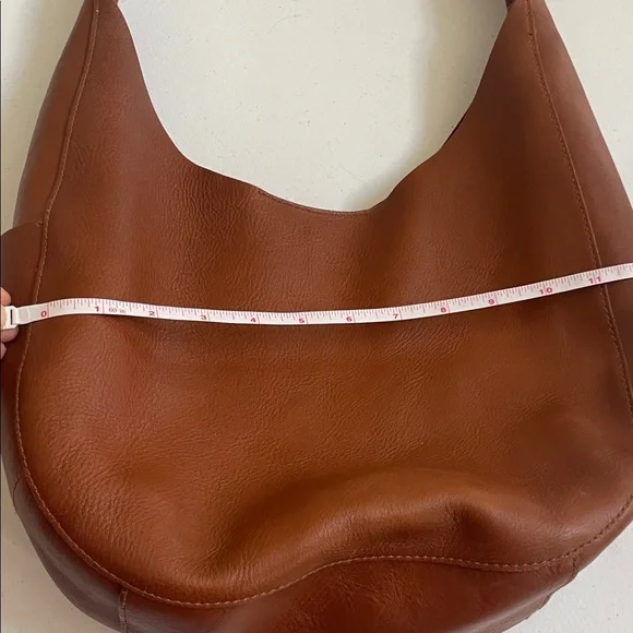 Madewell Rich Tan Leather Hobo Bag - Picture 5 of 7